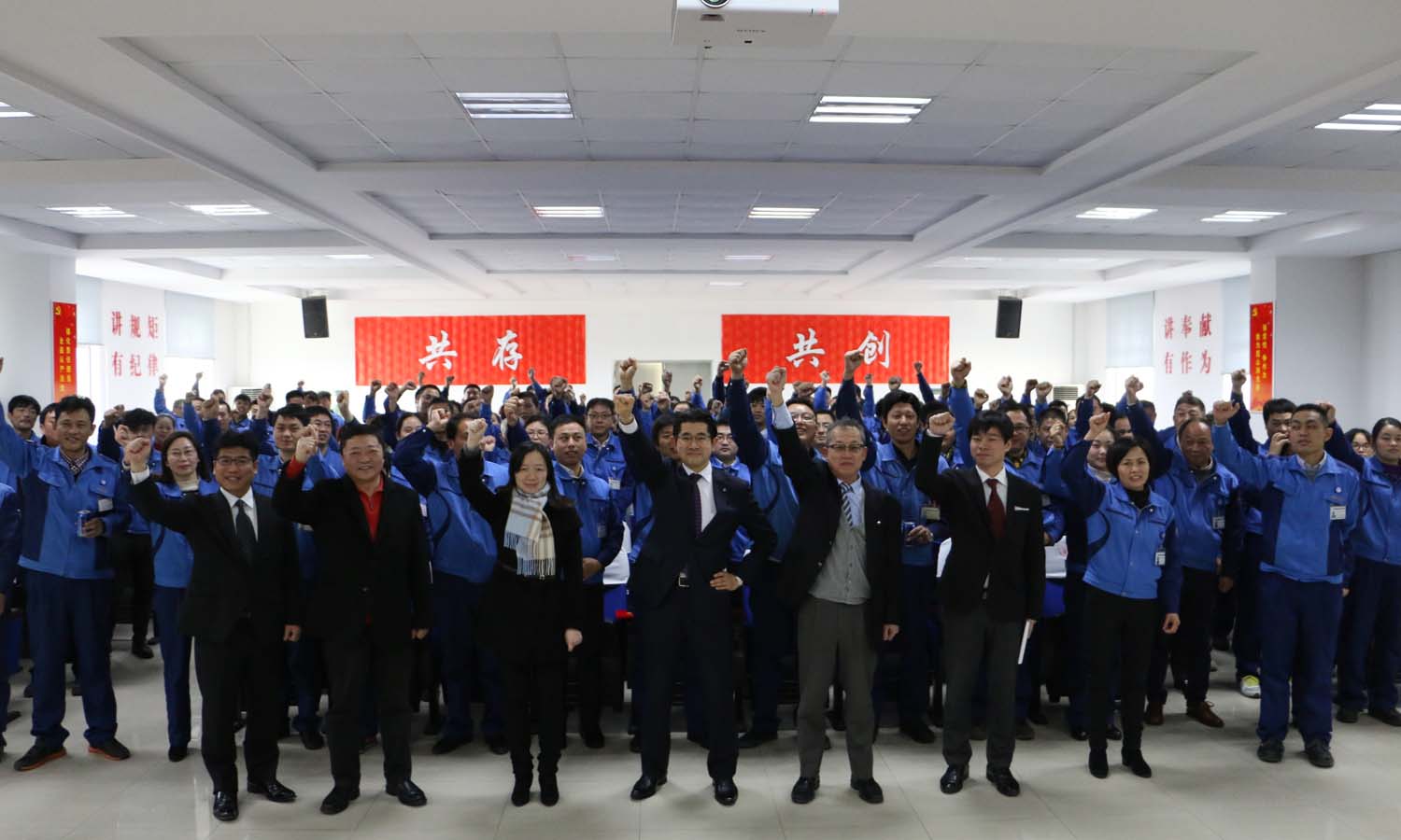 97人妻碰碰碰久久久久禁片