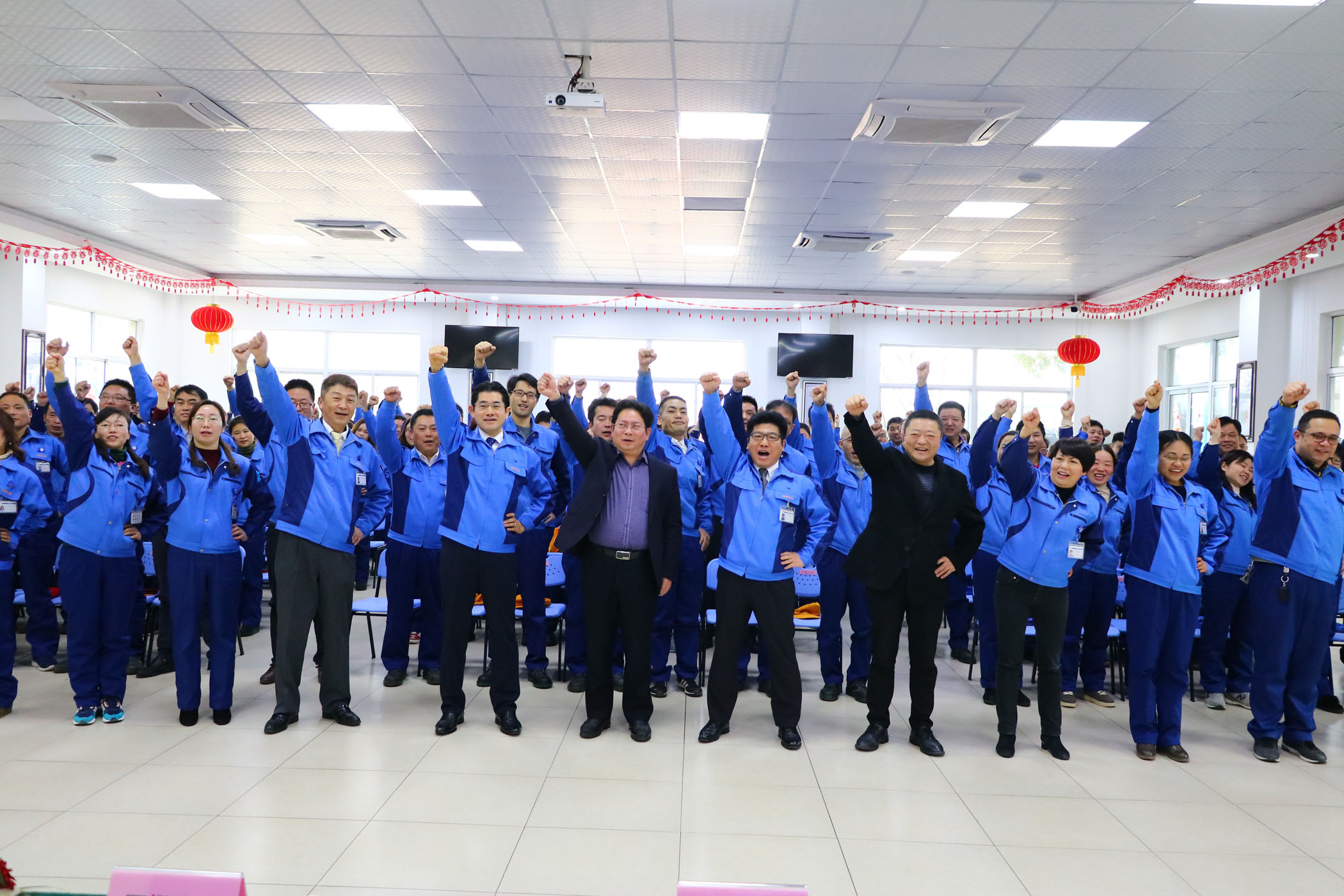 97人妻碰碰碰久久久久禁片